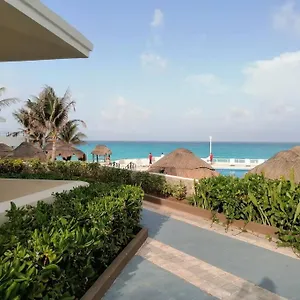 Confortable Depa En Frente Al Mar! Cancún
